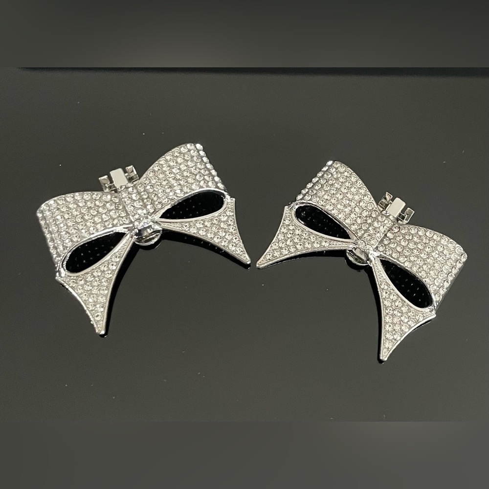 1pair of Bow Tie Shoe Clip (Silver) Rhinestones Detachable